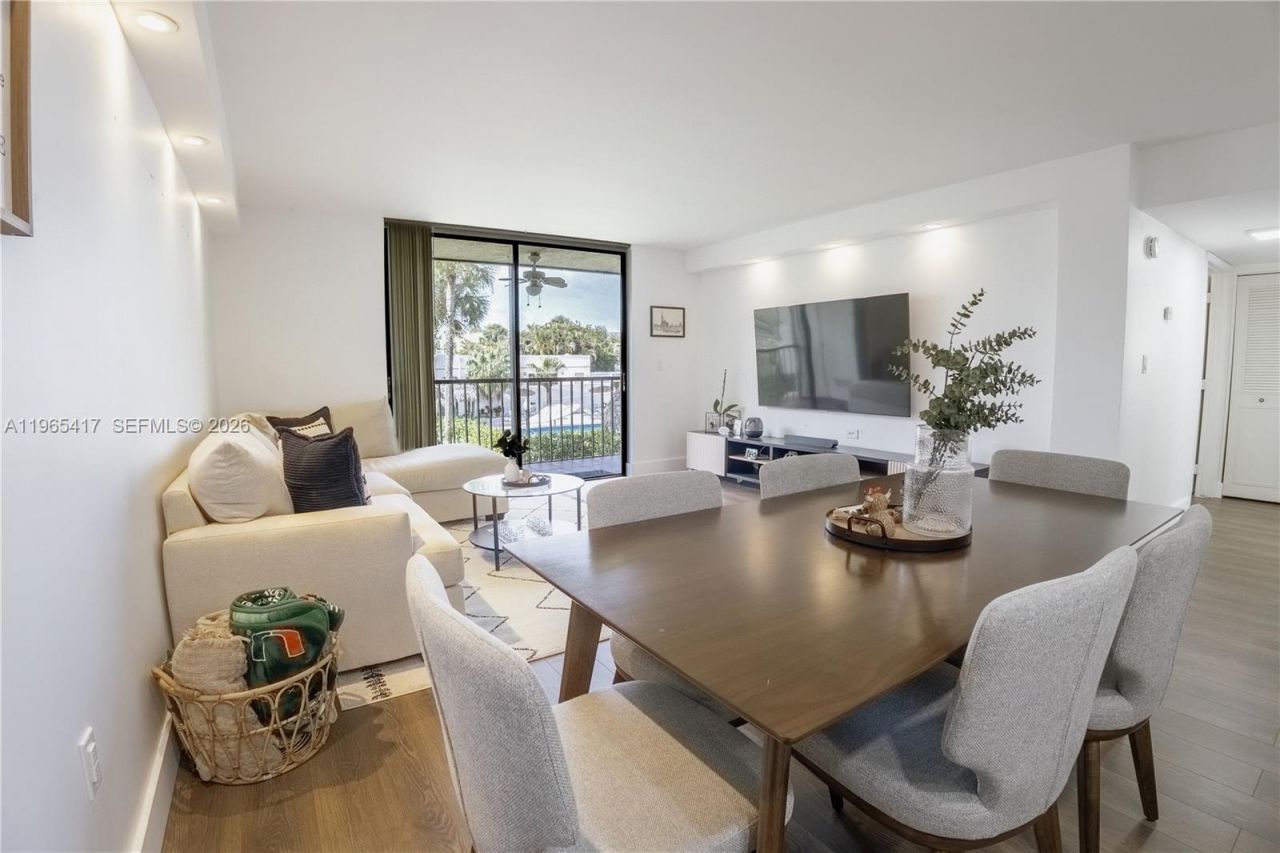 8045 SW 107th Ave, Unit 212, Miami, FL 33173 Photo