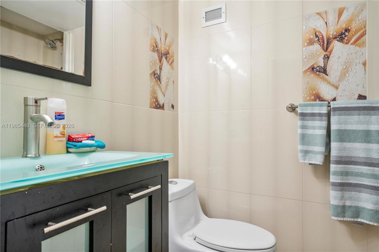 5601 Collins Ave, Unit 423, Miami Beach, FL 33140 Photo