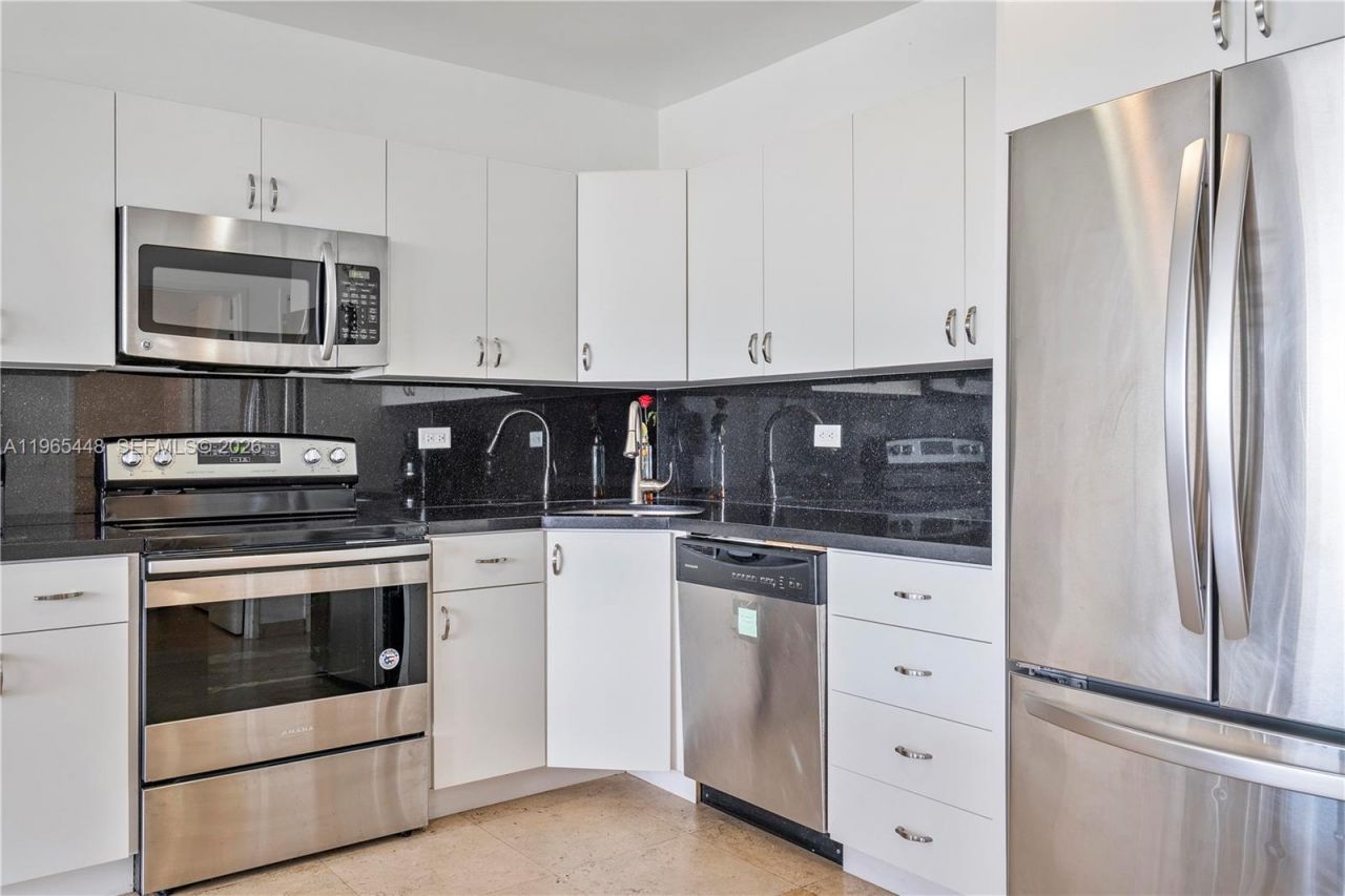 5601 Collins Ave, Unit 423, Miami Beach, FL 33140 Photo