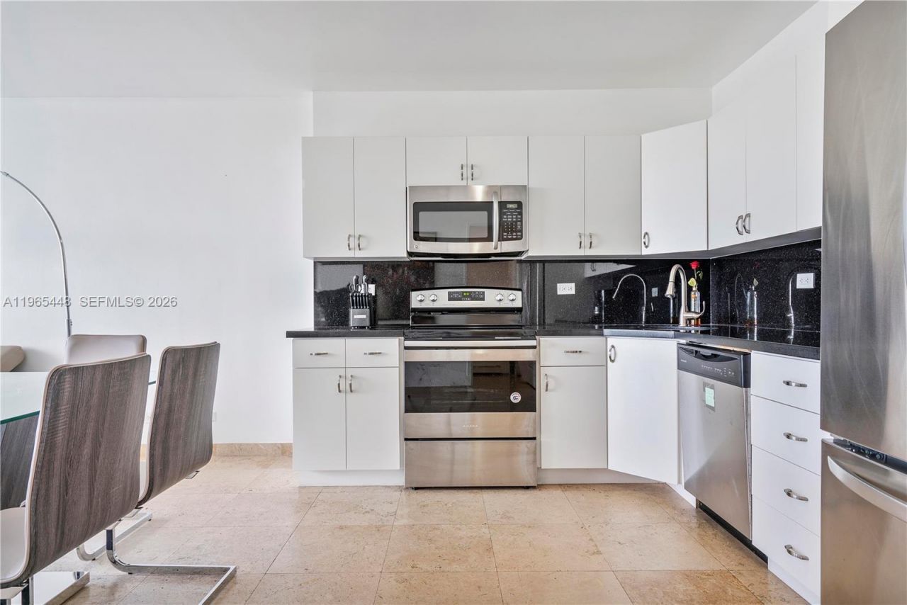 5601 Collins Ave, Unit 423, Miami Beach, FL 33140 Photo