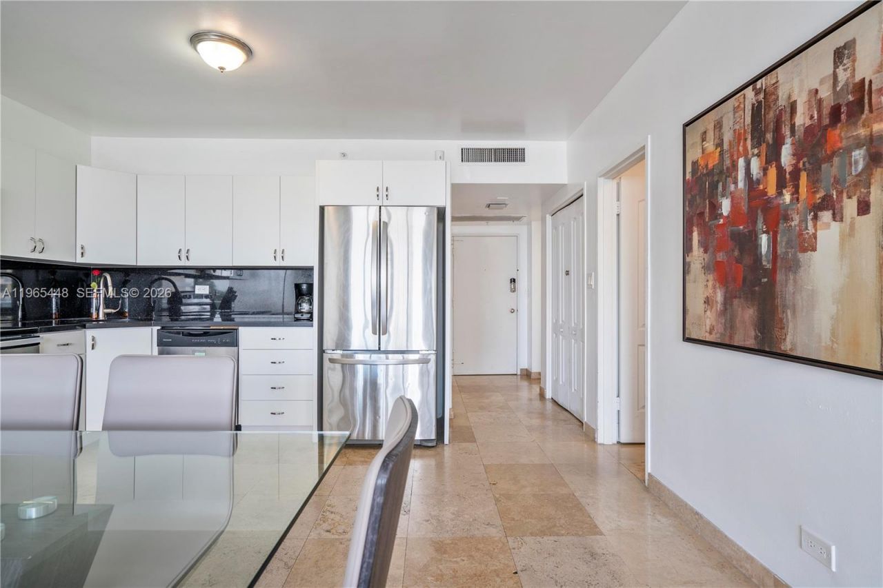 5601 Collins Ave, Unit 423, Miami Beach, FL 33140 Photo