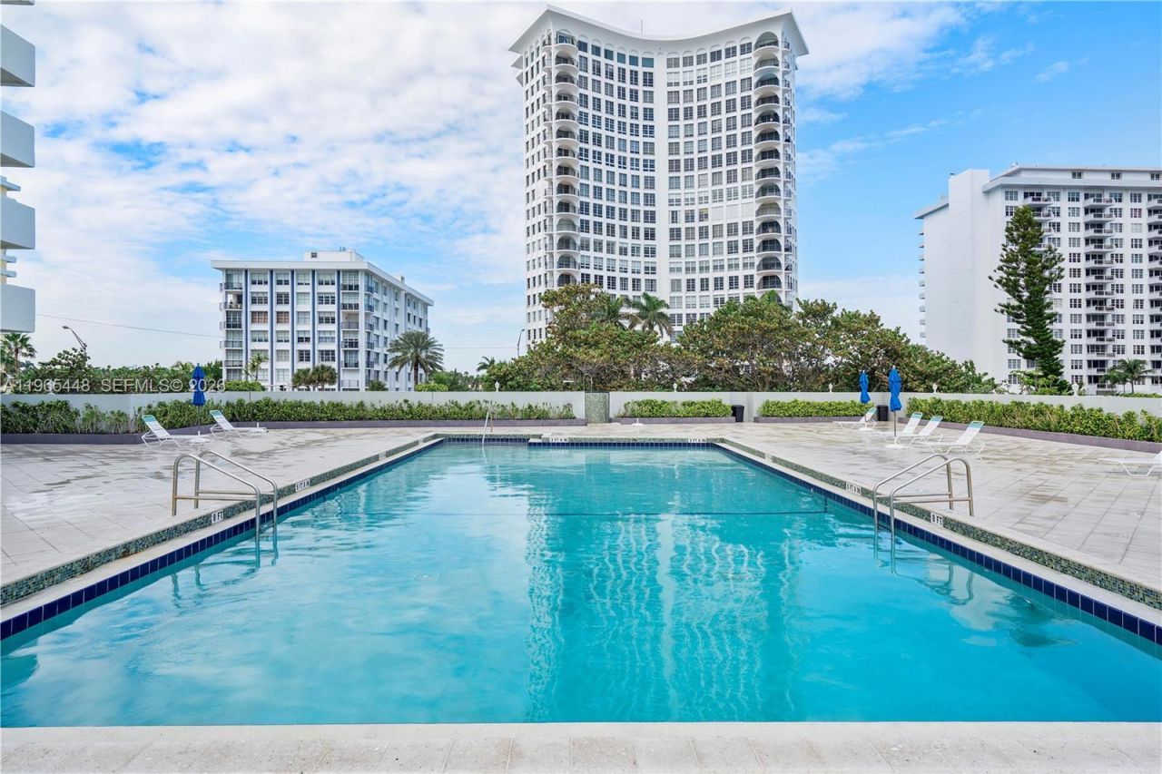 5601 Collins Ave, Unit 423, Miami Beach, FL 33140 Photo