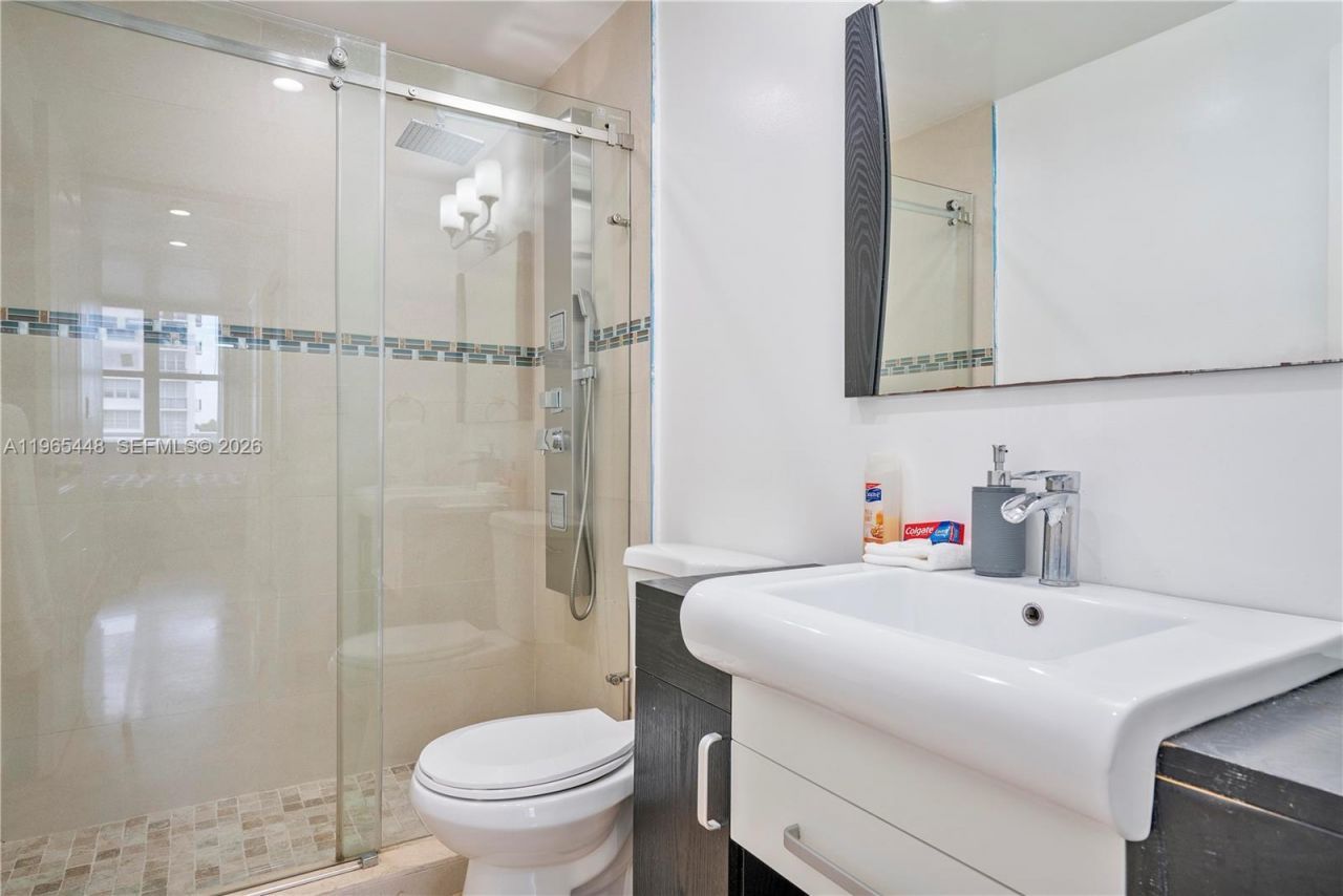 5601 Collins Ave, Unit 423, Miami Beach, FL 33140 Photo