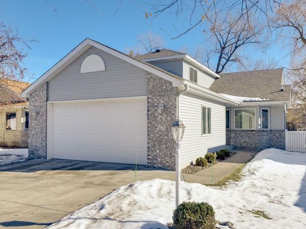 5670 Heather Ridge Drive, Shoreview, MN 55126