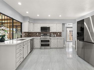 3025 Tres Logos Lane, Dallas, TX 75228