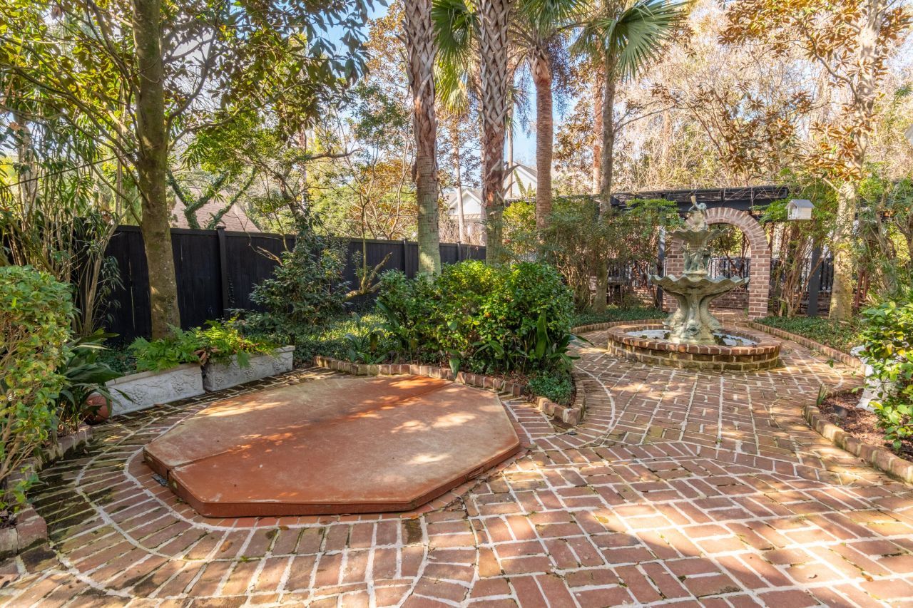 42 Dalton Street Photo 48