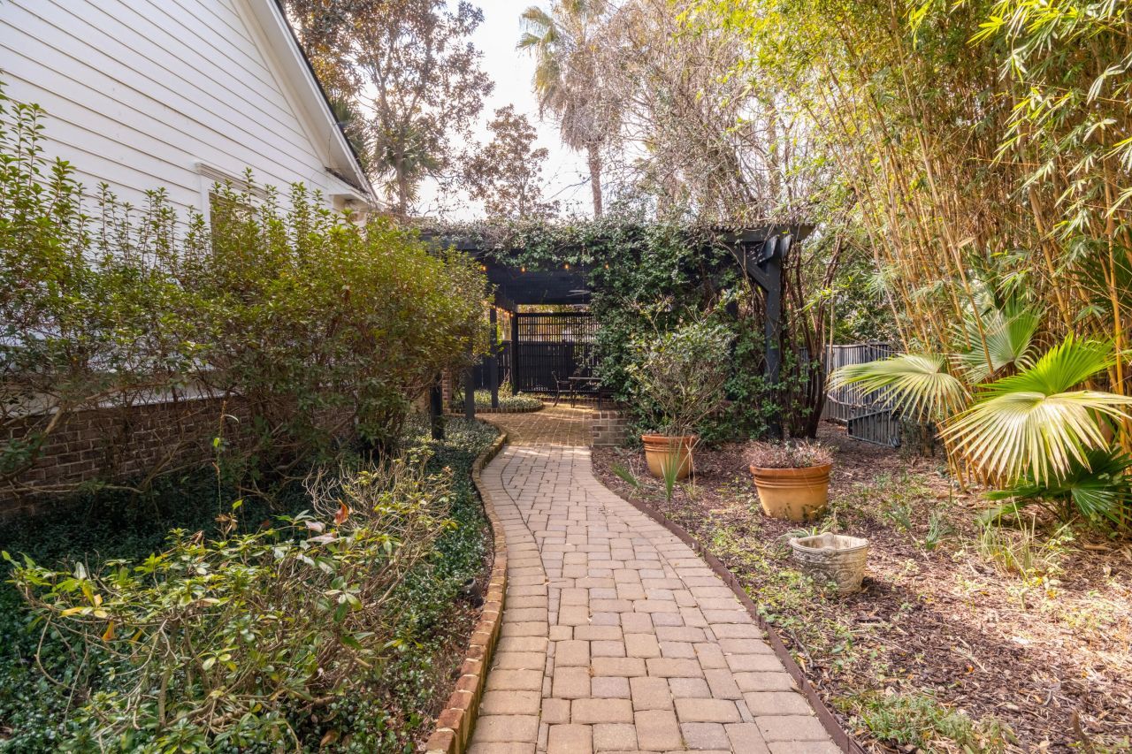 42 Dalton Street Photo 52