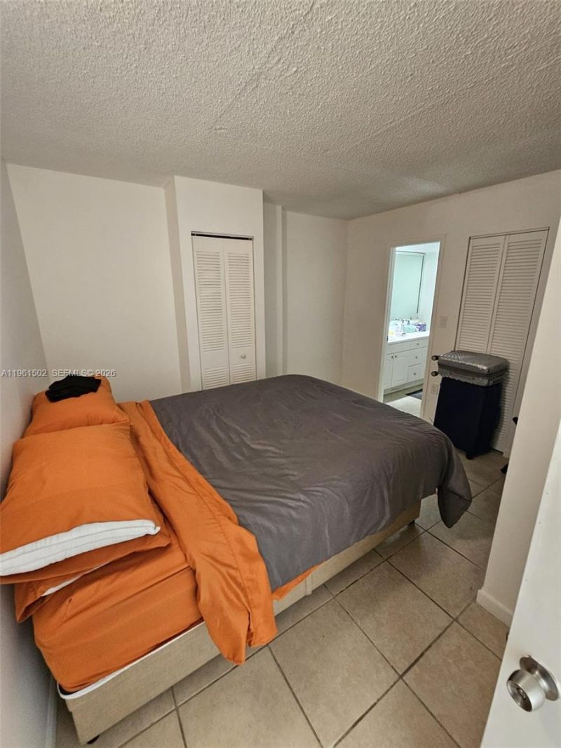 6900 Bay Dr , Unit 8J, Miami Beach, FL 33141 Photo