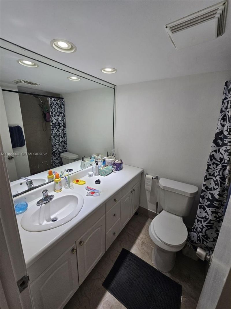 6900 Bay Dr , Unit 8J, Miami Beach, FL 33141 Photo