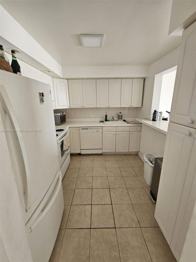 6900 Bay Dr , Unit 8J, Miami Beach, FL 33141 Photo