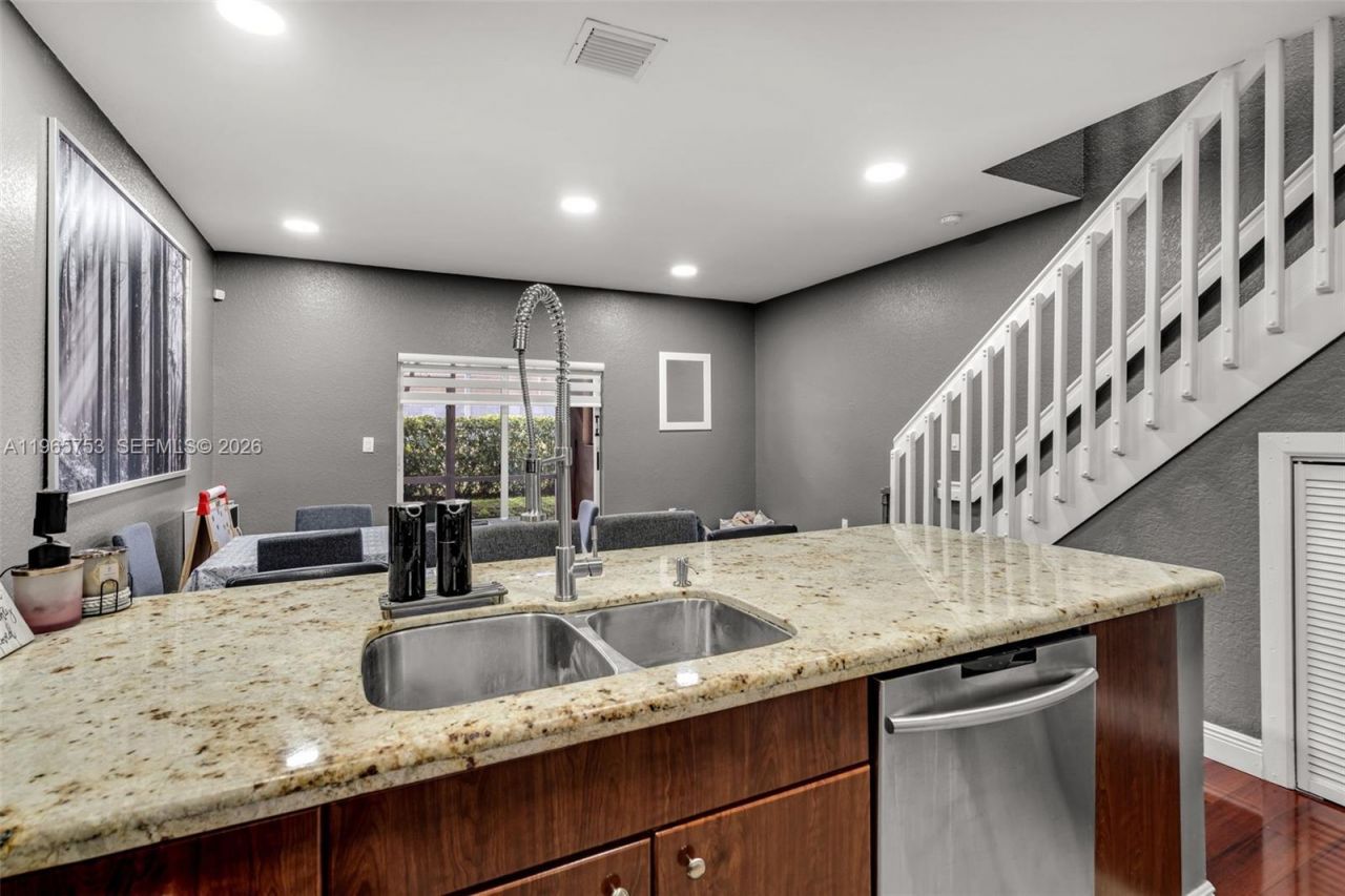 5791 NW 116th Ave, Unit 112, Doral, FL 33178 Photo