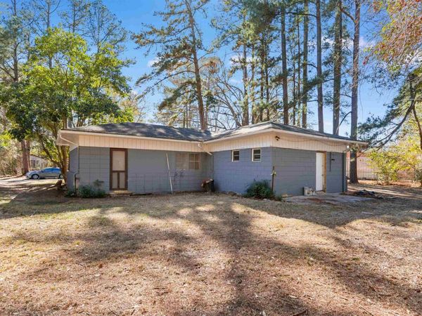 411 E Wine St., Mullins, SC 29574