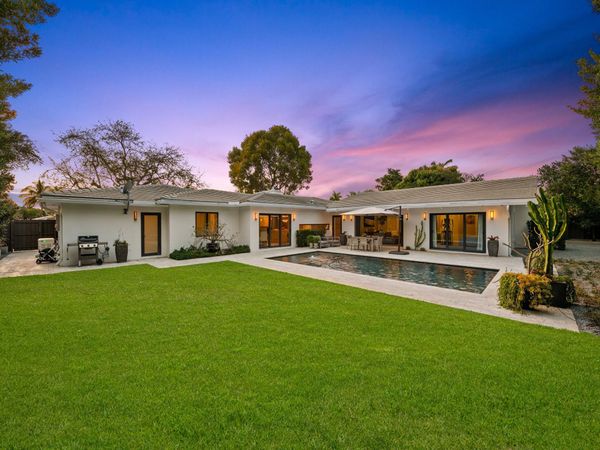 1610 Middle River Dr, Fort Lauderdale, FL 33305