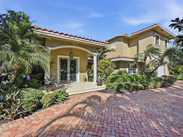 2525 NE 21st Court, Fort Lauderdale, FL 33305