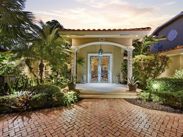 2525 NE 21st Ct, Fort Lauderdale, FL 33305