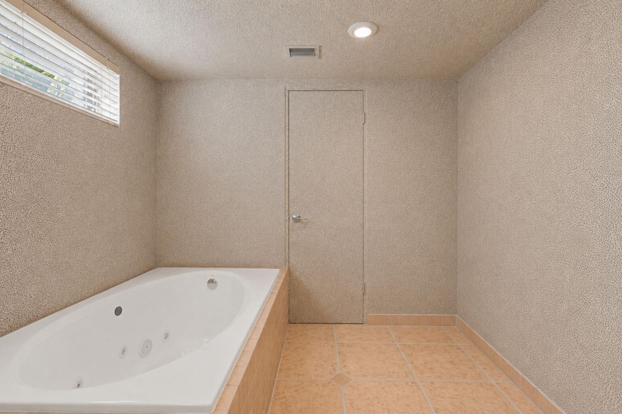 2525 NE 21st Court, Fort Lauderdale, FL 33305 Photo