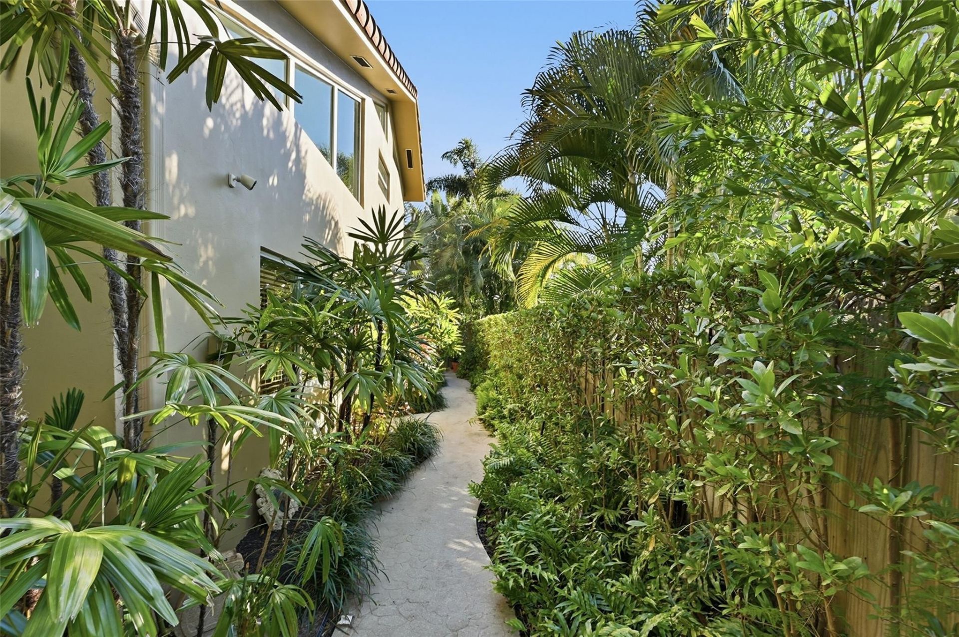 2525 NE 21st Court, Fort Lauderdale, FL 33305 Photo