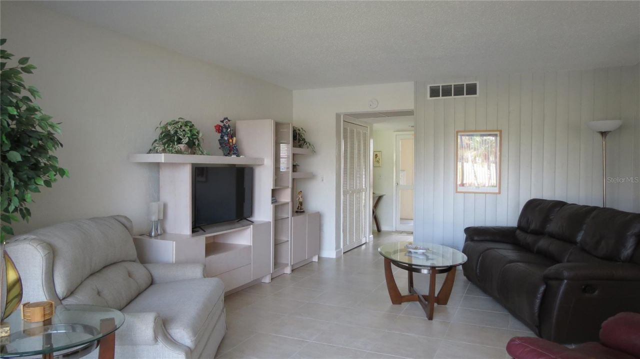 7193 W Country Club Drive N, Unit 138, Sarasota, FL 34243 Photo