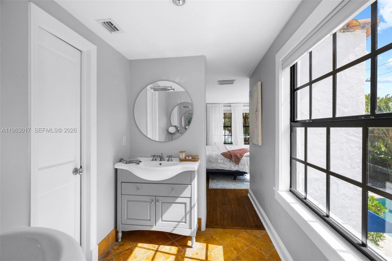 1240 Castile Ave, Coral Gables, FL 33134 Photo