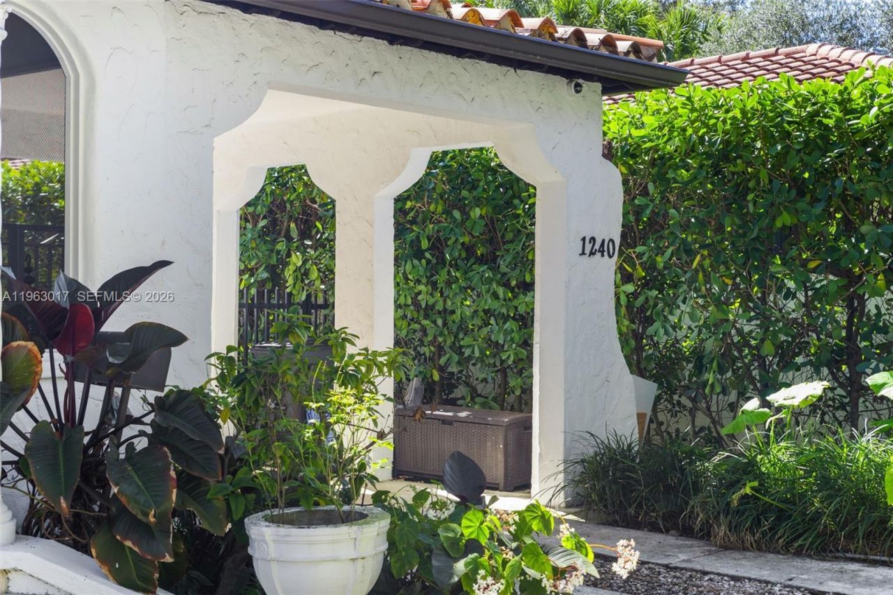 1240 Castile Ave, Coral Gables, FL 33134 Photo
