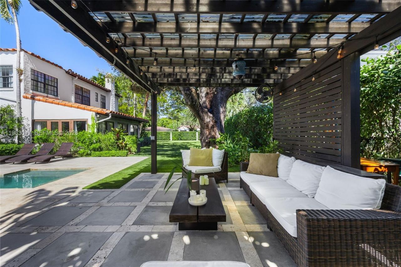 1240 Castile Ave, Coral Gables, FL 33134 Photo