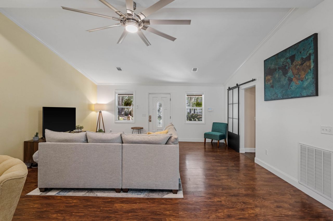 1110 Hookstra Lane Photo 10