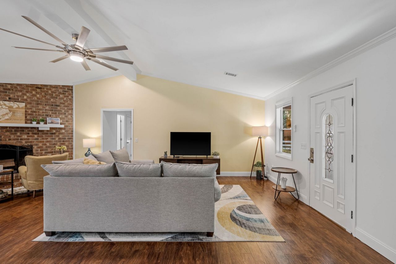 1110 Hookstra Lane Photo 8