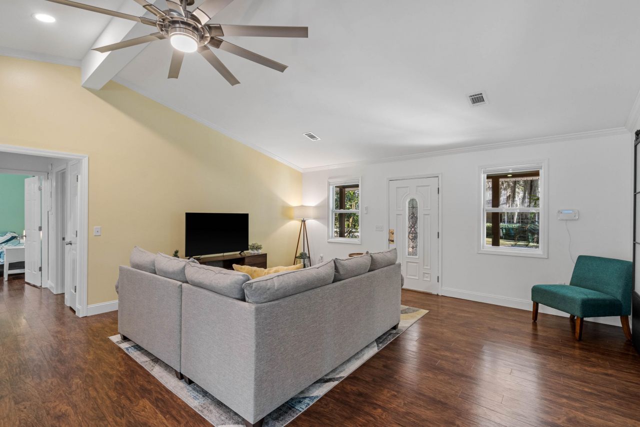 1110 Hookstra Lane Photo 9