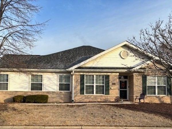 16300 Crescent Lake Drive, Crest Hill, IL 60403