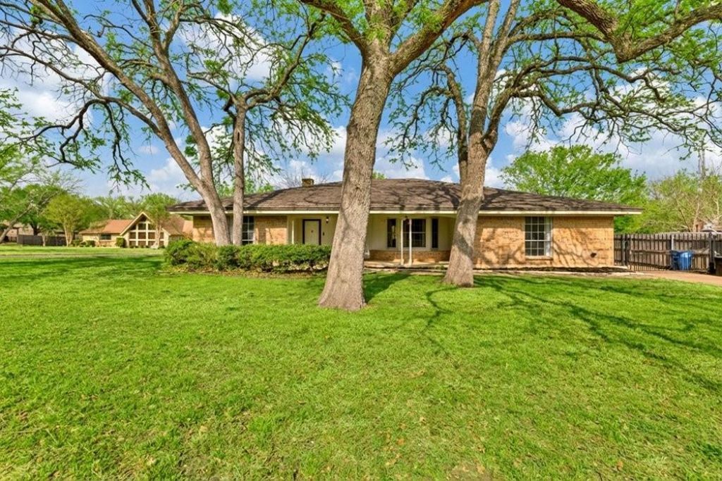 241 Timberlake Drive, Azle, TX 76020 Main Photo