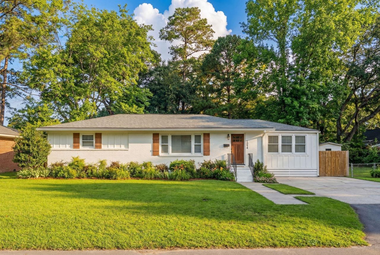 1054 Keats Road Photo 1