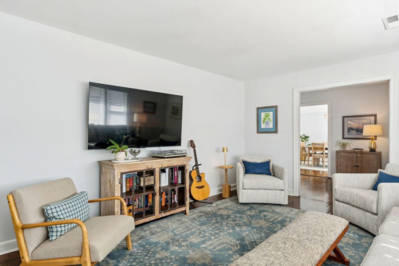 1054 Keats Road Photo 11