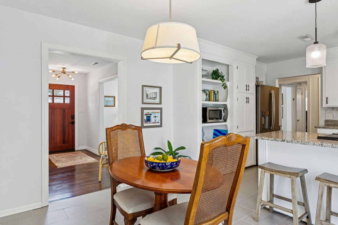 1054 Keats Road Photo 15