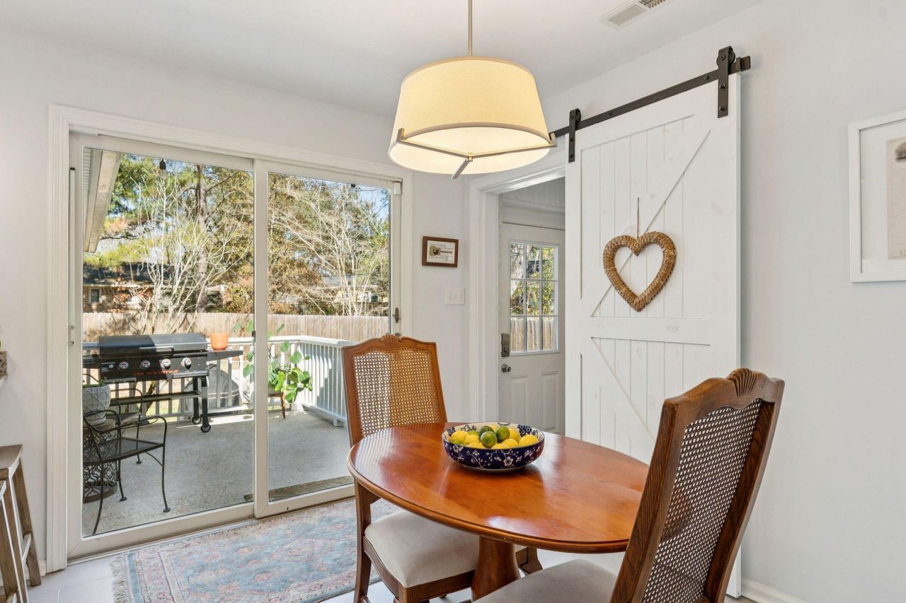 1054 Keats Road Photo 16