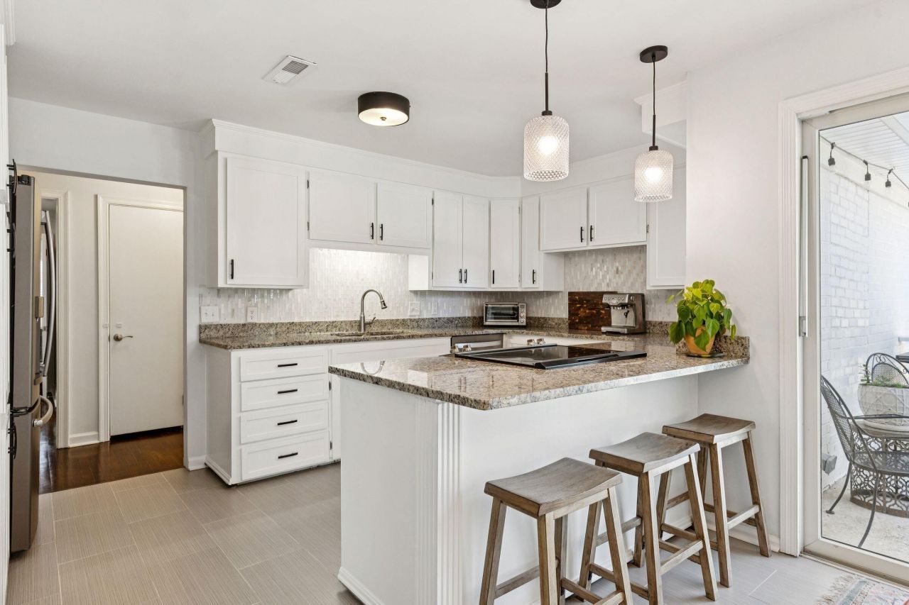 1054 Keats Road Photo 17