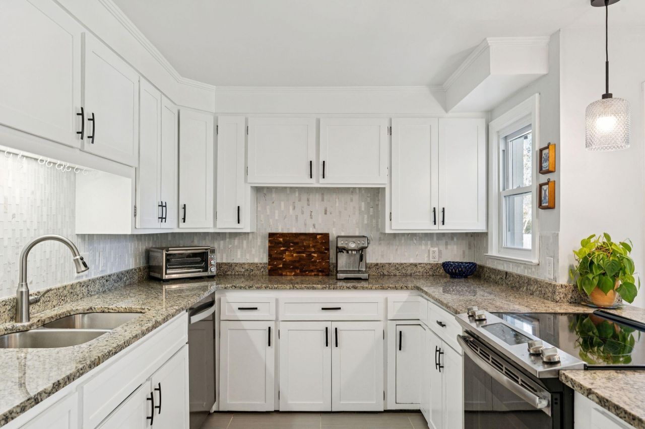 1054 Keats Road Photo 18