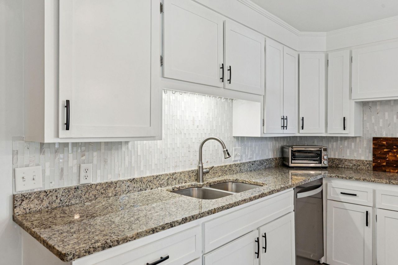 1054 Keats Road Photo 20