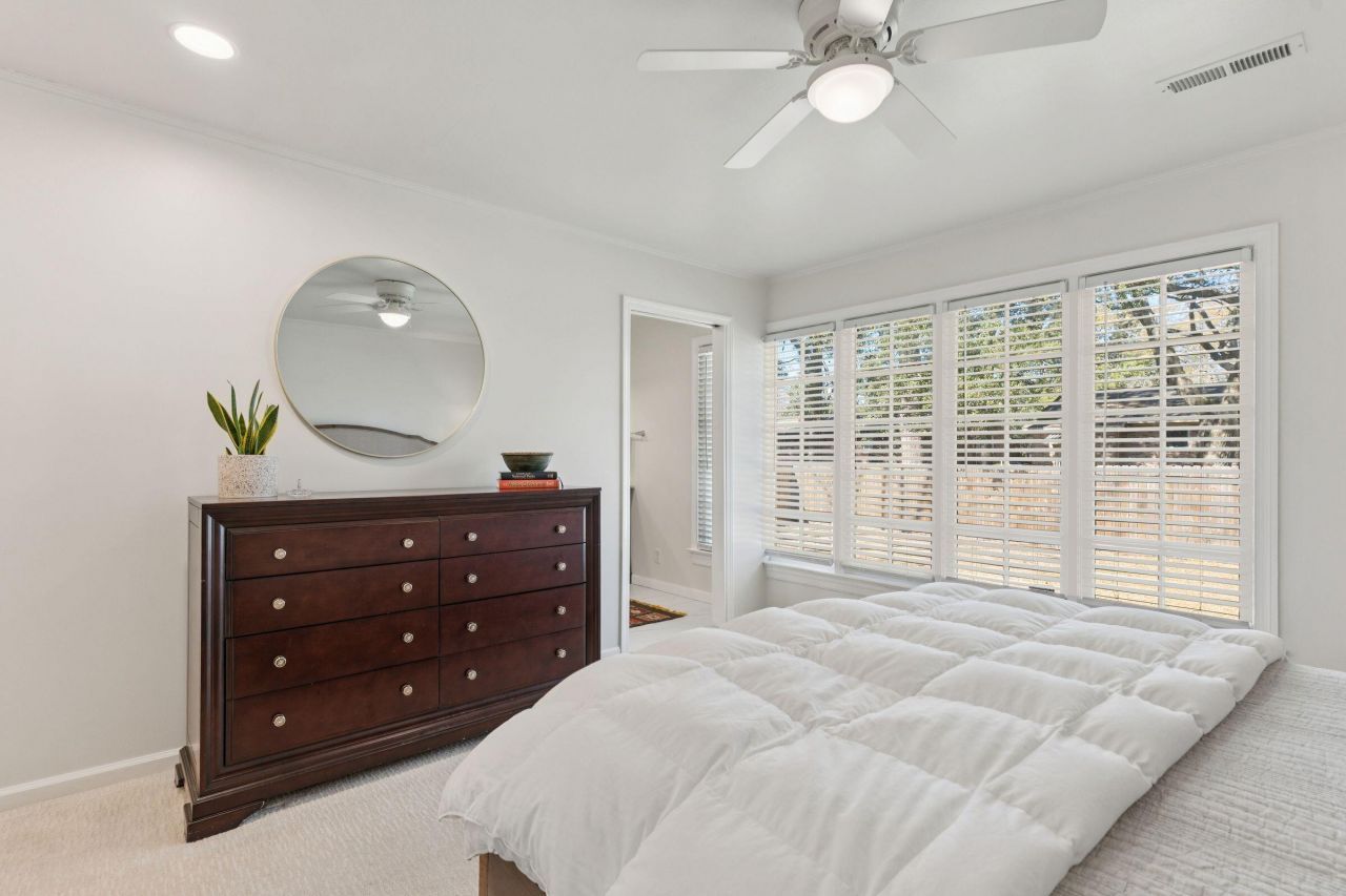 1054 Keats Road Photo 24