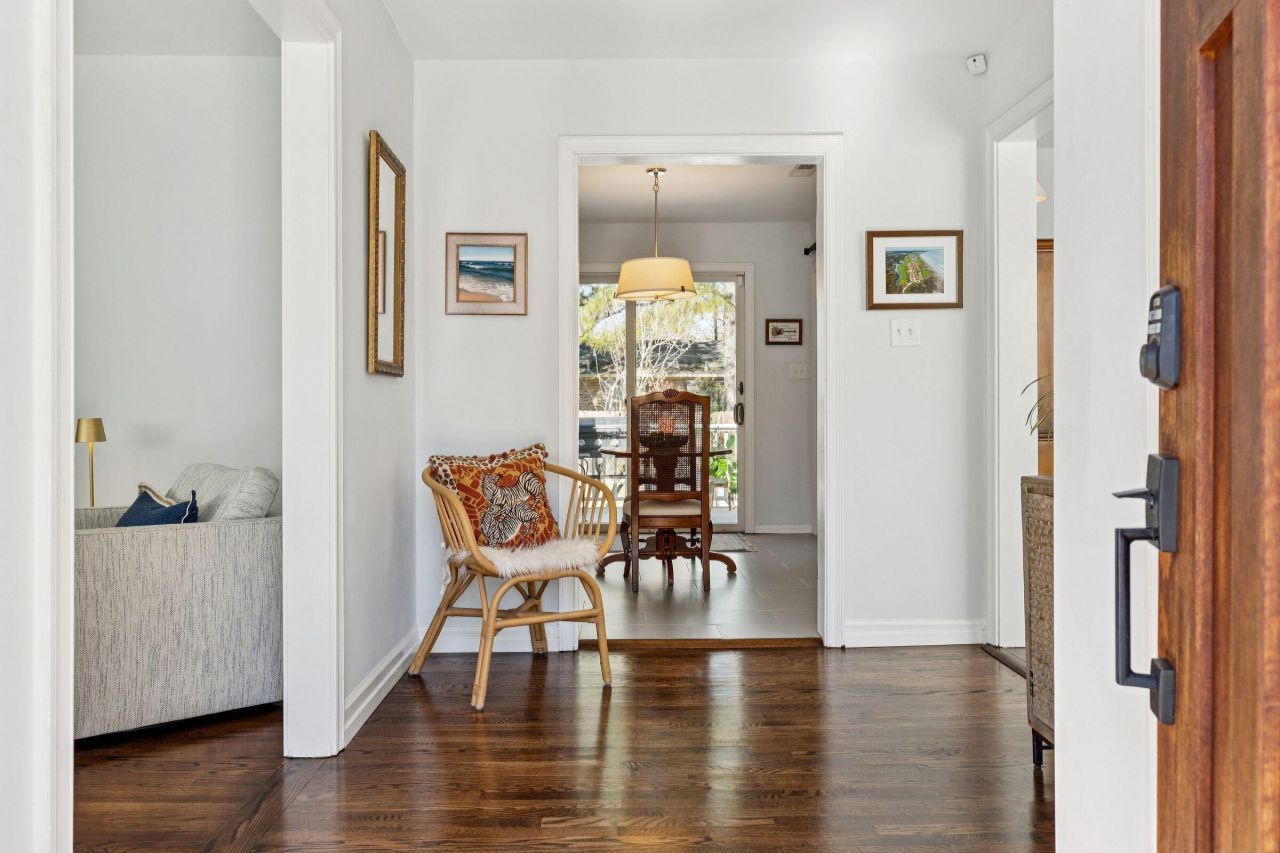 1054 Keats Road Photo 6