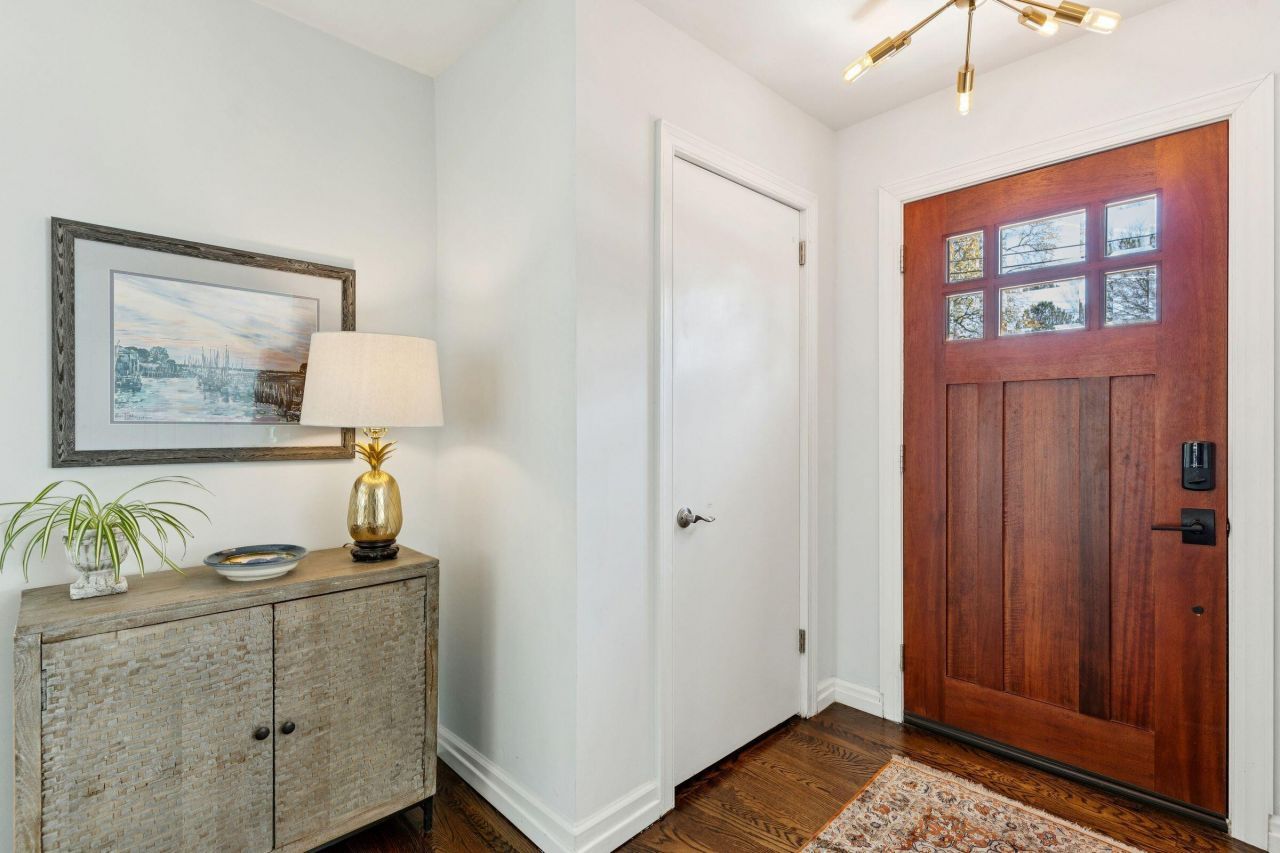 1054 Keats Road Photo 7