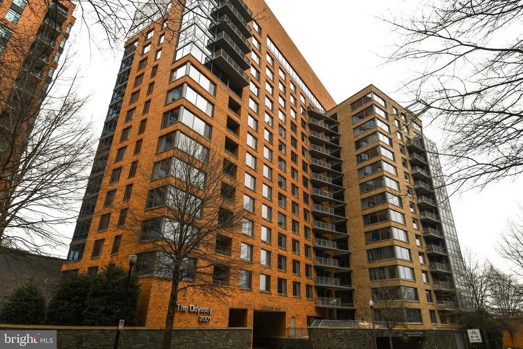 2001 15th Street N, Unit 221, Arlington, VA 22201 Main Photo