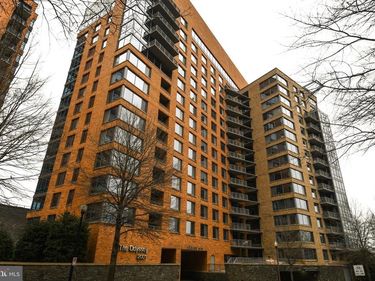 2001 15TH STREET N, Unit 221, ARLINGTON, VA 22201