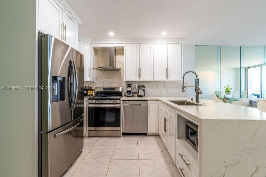 3140 S Ocean Dr, Unit PH7, Hallandale Beach, FL 33009 Photo