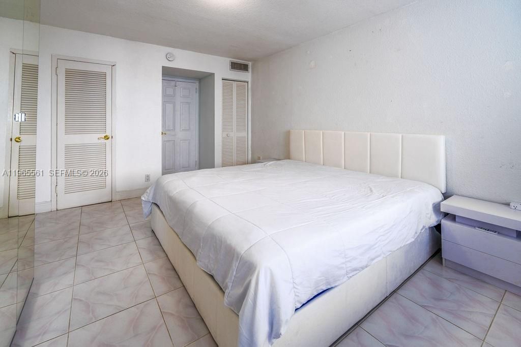 3140 S Ocean Dr, Unit PH7, Hallandale Beach, FL 33009 Photo