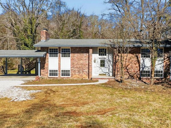 98 Oklahoma Ave, Oak Ridge, TN 37830