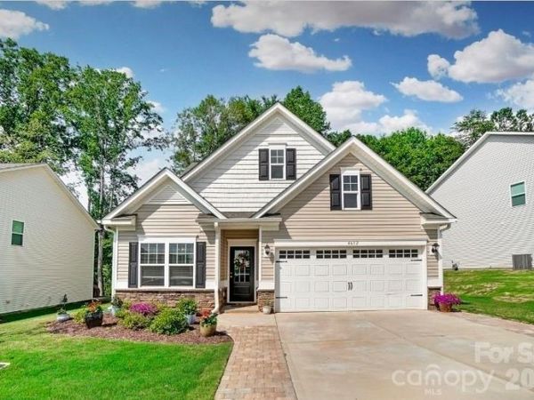 4612 Poinsettia Avenue, Gastonia, NC 28056