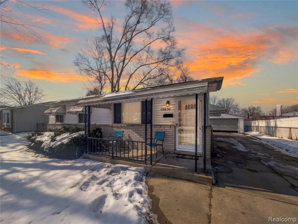 15630 Harrison, Romulus, MI 48174 Main Photo