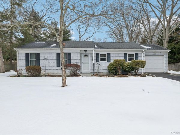 7 Joni Drive, Mount Sinai, NY 11766