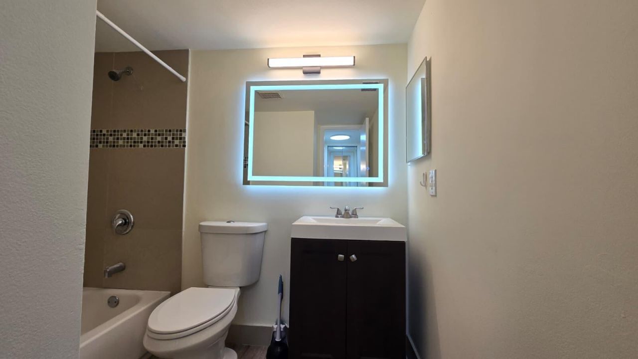 527 Shady Pine Way, Unit A2, Greenacres, FL 33415 Photo