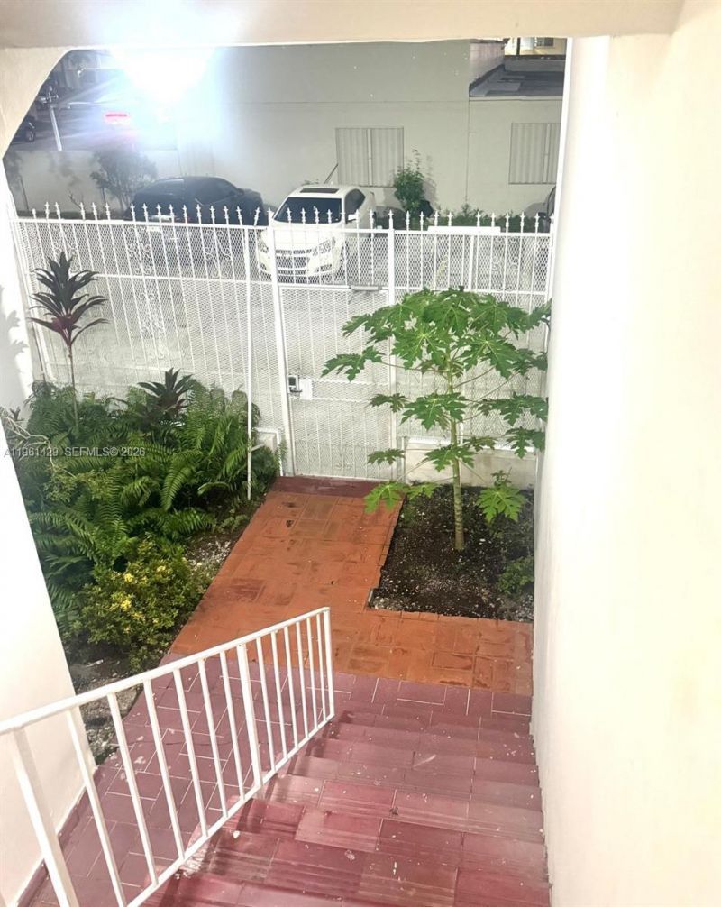 755 SW 6th St, Unit 6, Miami, FL 33130 Photo